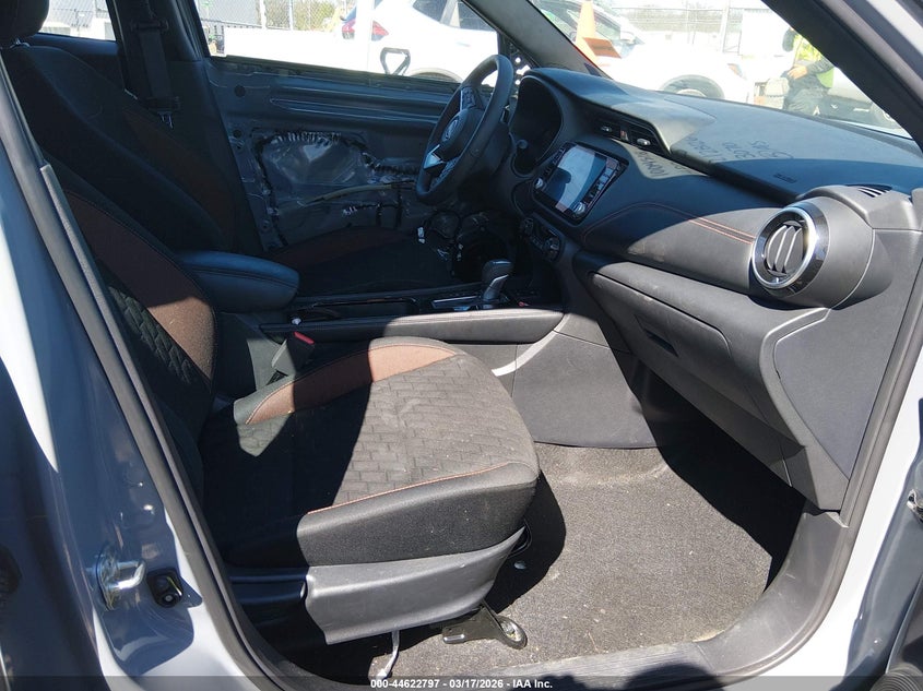 2024 Nissan Kicks Sr Xtronic Cvt