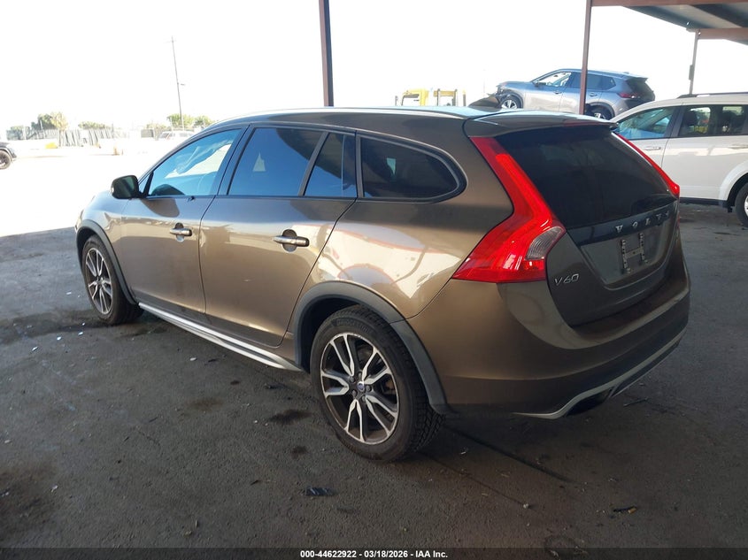 2018 Volvo V60 Cross Country T5