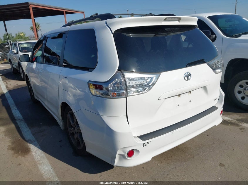 2012 Toyota Sienna Se 8 Passenger