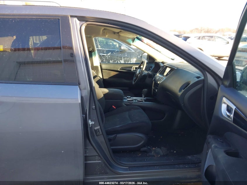 2016 Nissan Pathfinder S