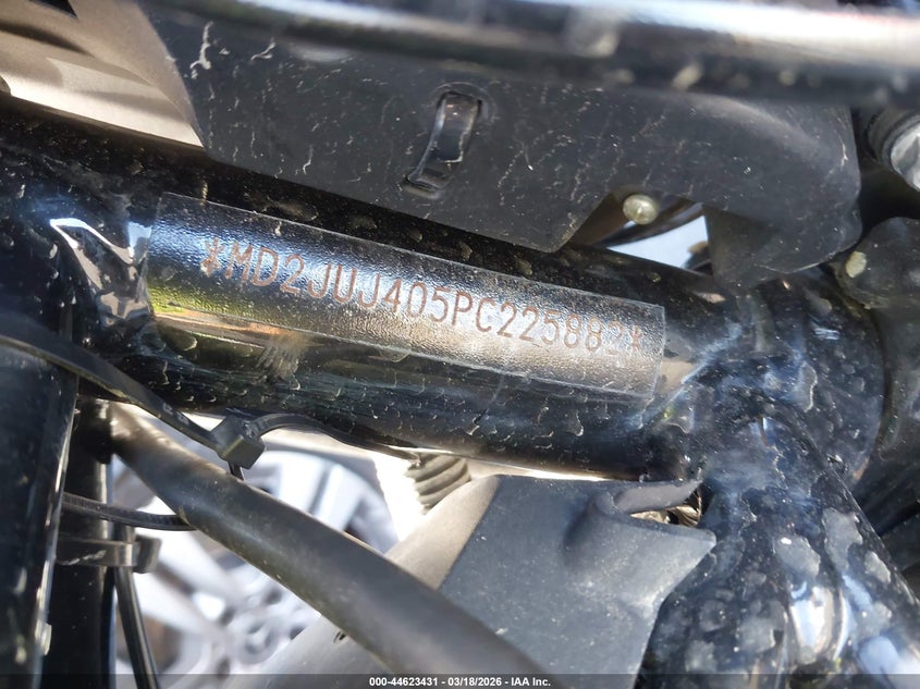 2023 Husqvarna Vitpilen 401/Svartpilen 401 VIN: MD2JUJ405PC225882 Lot: 44623431