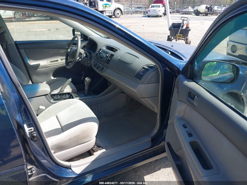 2004 Toyota Camry Le