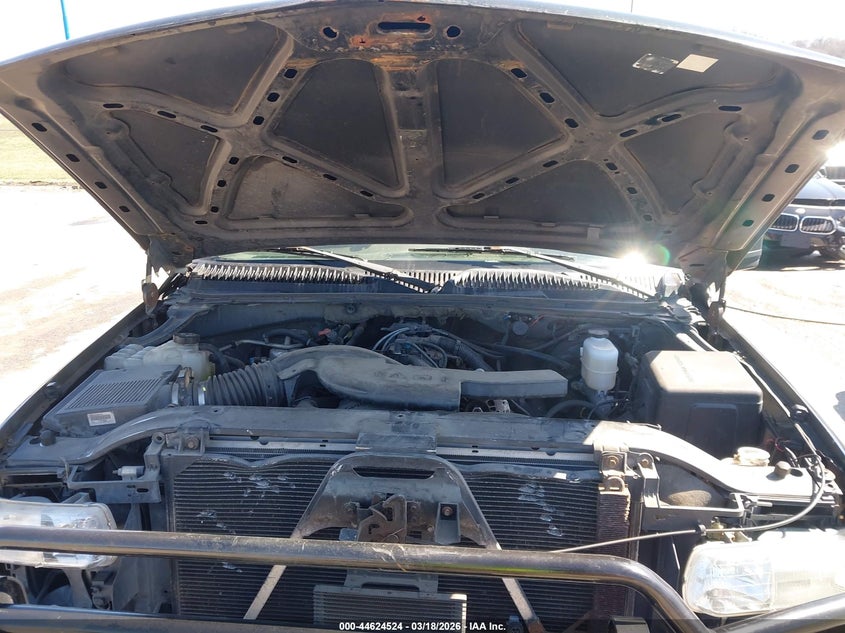 2001 Chevrolet Suburban 1500 Lt VIN: 1GNFK16T81J286260 Lot: 44624524