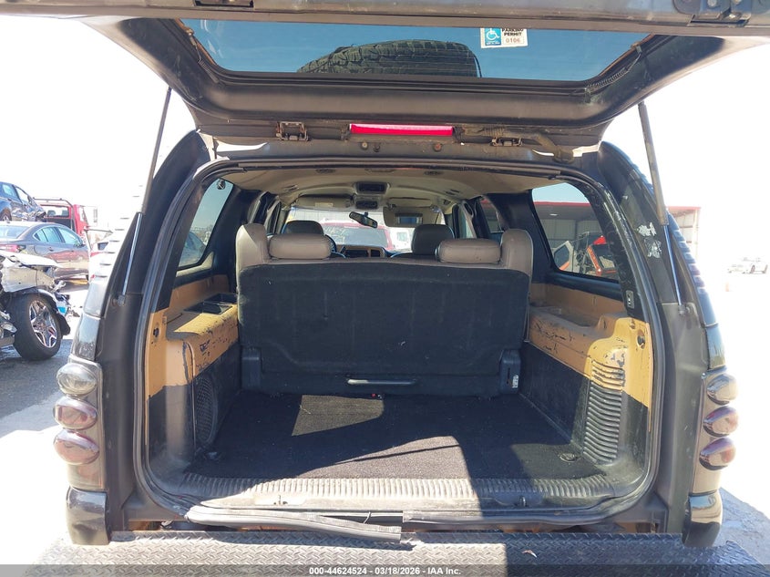 2001 Chevrolet Suburban 1500 Lt VIN: 1GNFK16T81J286260 Lot: 44624524