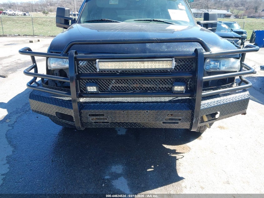 2001 Chevrolet Suburban 1500 Lt VIN: 1GNFK16T81J286260 Lot: 44624524