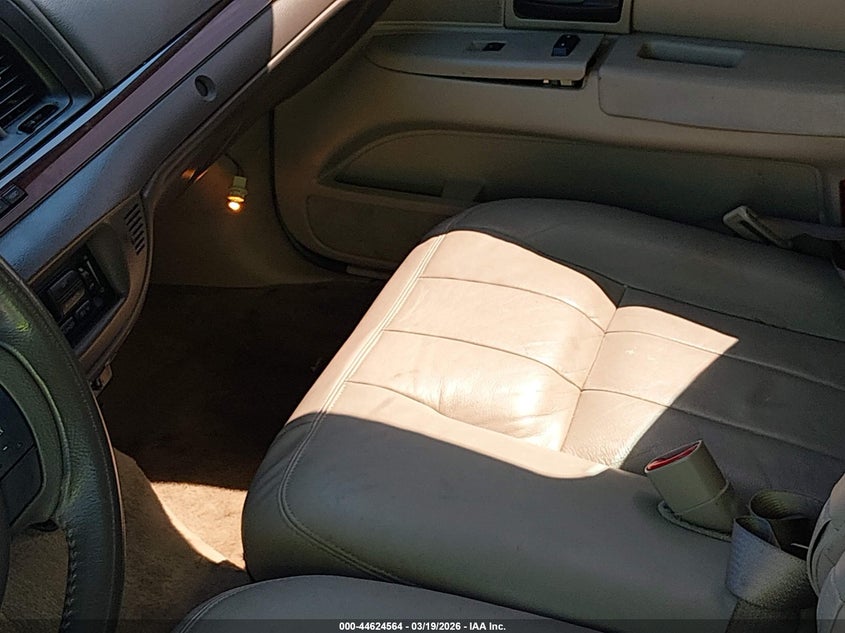 2011 Ford Crown Victoria Lx