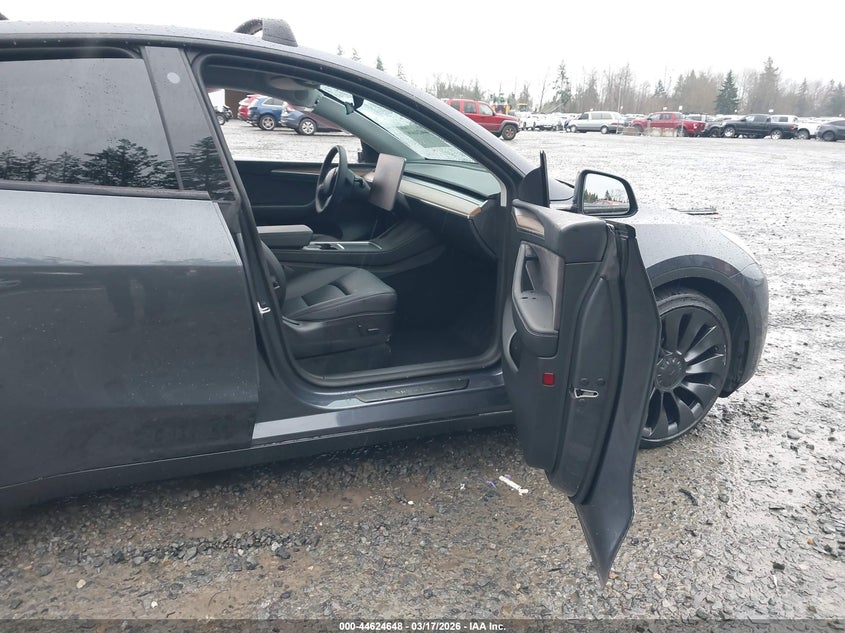 2022 Tesla Model Y Performance Dual Motor All-Wheel Drive