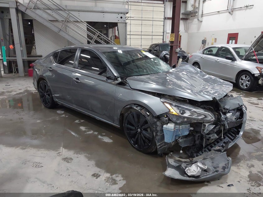 2022 NISSAN ALTIMA SR FWD