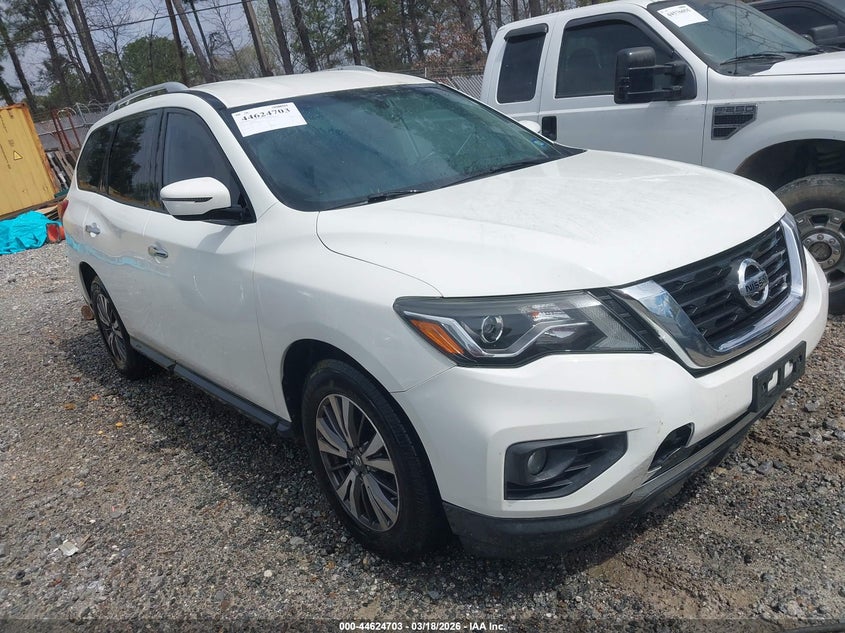 2017 Nissan Pathfinder Sv