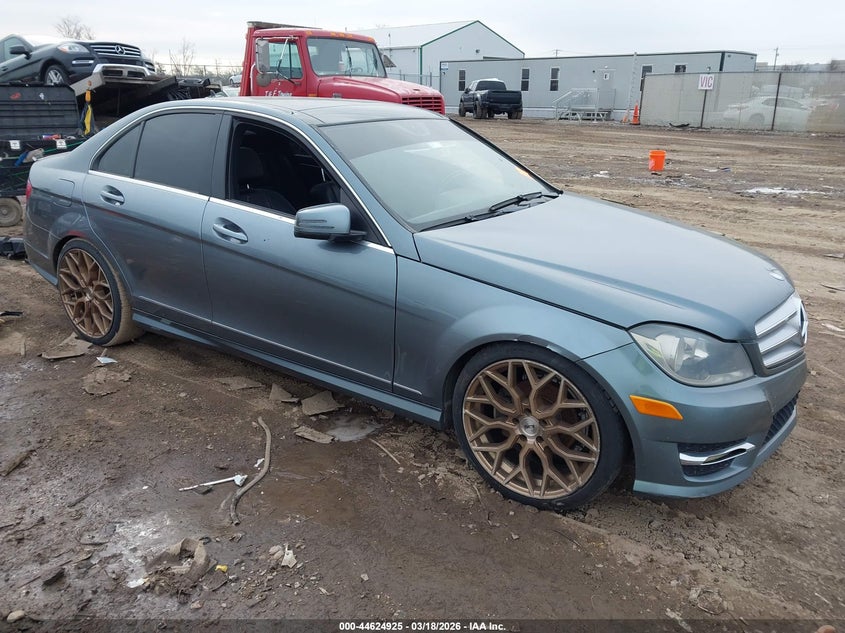2012 Mercedes-Benz C 300 Luxury 4Matic/Sport 4Matic