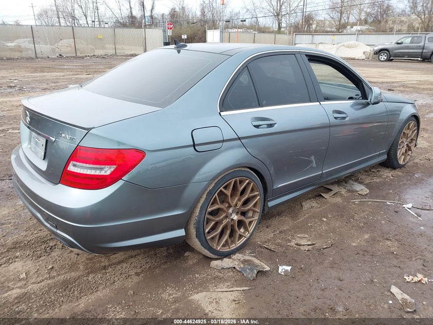 2012 Mercedes-Benz C 300 Luxury 4Matic/Sport 4Matic