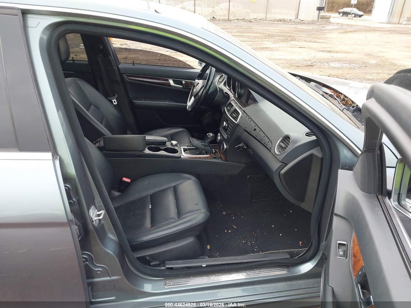 2012 Mercedes-Benz C 300 Luxury 4Matic/Sport 4Matic