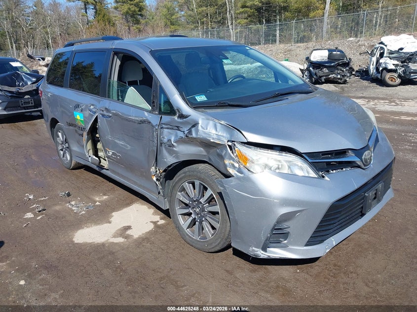 2018 Toyota Sienna Le 7 Passenger