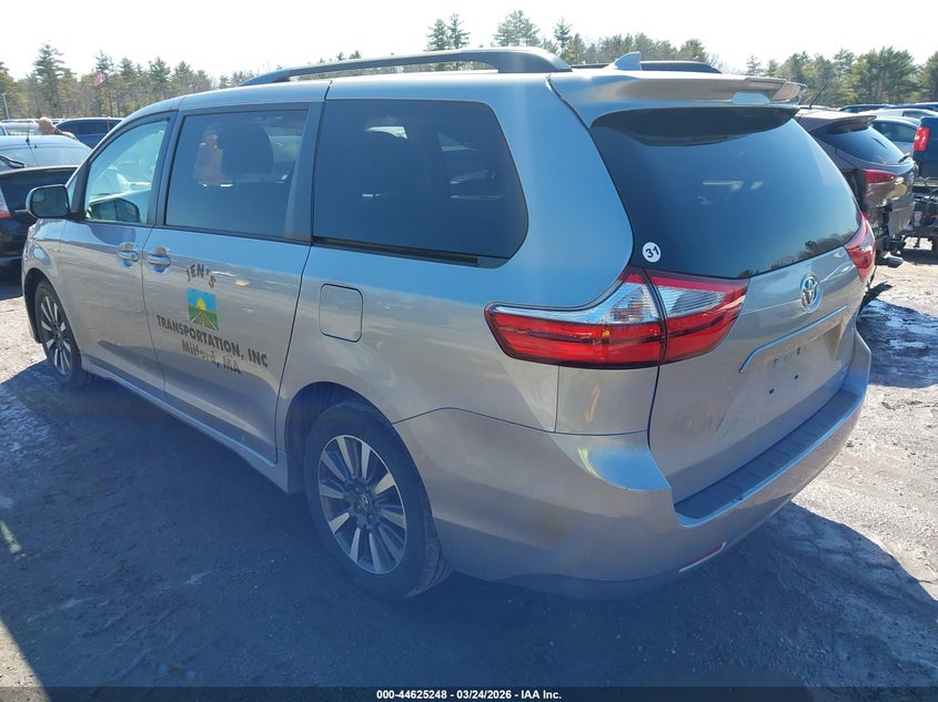 2018 Toyota Sienna Le 7 Passenger