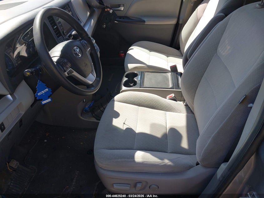 2018 Toyota Sienna Le 7 Passenger