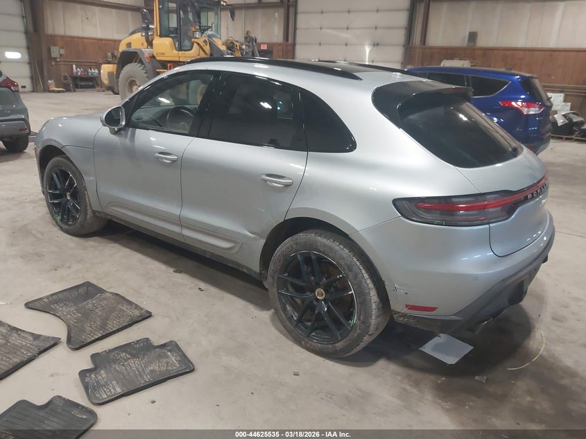 Vin: wp1aa2a58plb11426, lot: 45122515, porsche macan t 20233