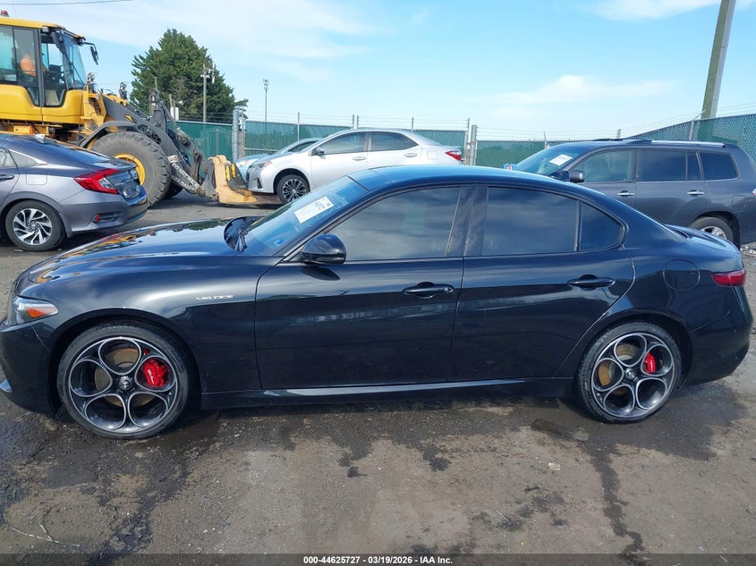 2022 Alfa Romeo Giulia Veloce Awd VIN: ZARFANBN4N7663685 Lot: 44625727