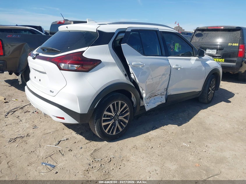 2022 Nissan Kicks Sv Xtronic Cvt