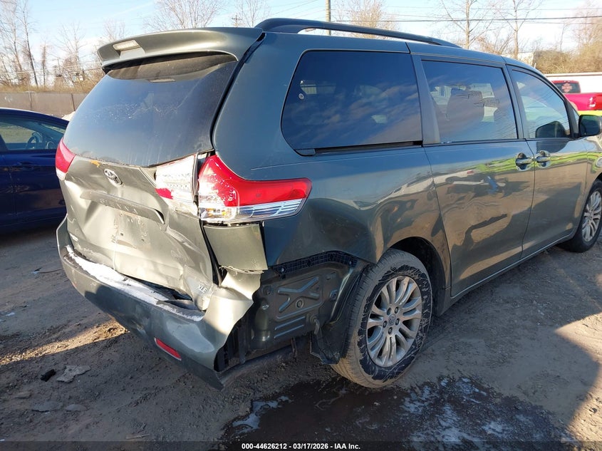 2014 Toyota Sienna Xle V6 8 Passenger