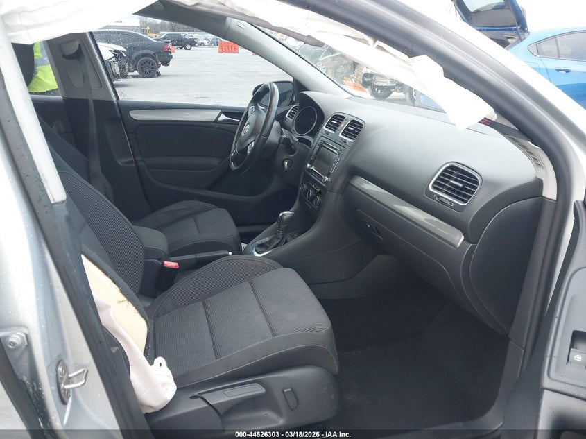 2013 Volkswagen Golf 2.5L 4-Door