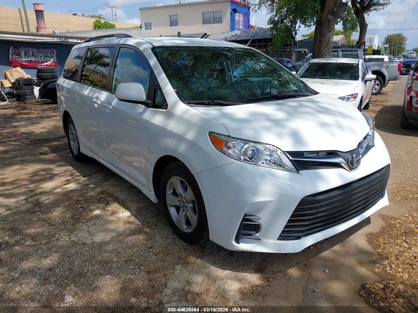 2019 Toyota Sienna Le 8 Passenger