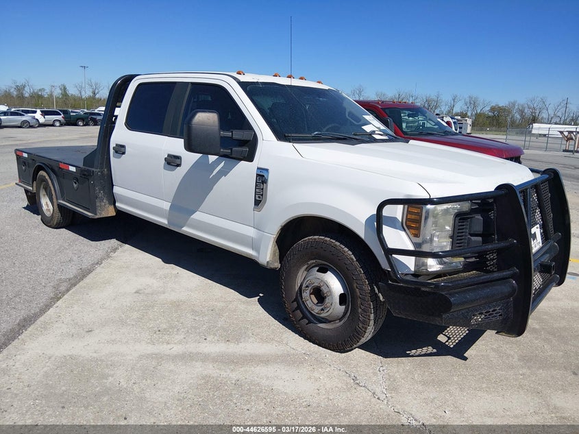 2019 Ford F-350 Chassis Xl