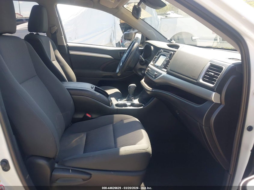 2019 Toyota Highlander Le