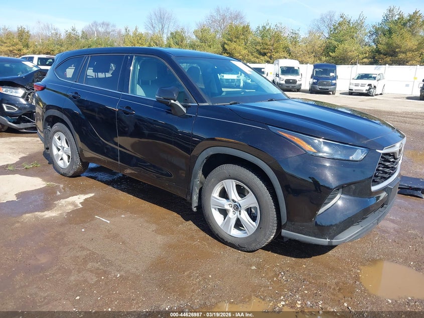 2022 Toyota Highlander L