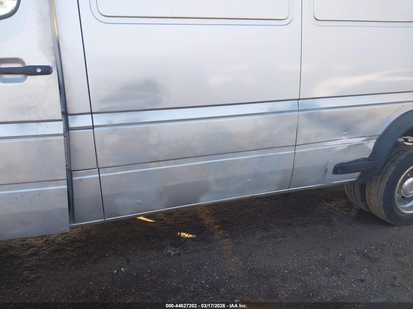 2004 Dodge Sprinter Van 3500 High Roof VIN: WD2PD444345631517 Lot: 44627202