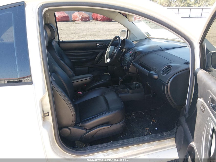 2010 Volkswagen New Beetle 2.5L Final Edition