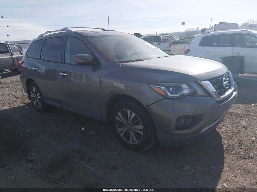 2018 Nissan Pathfinder Sv