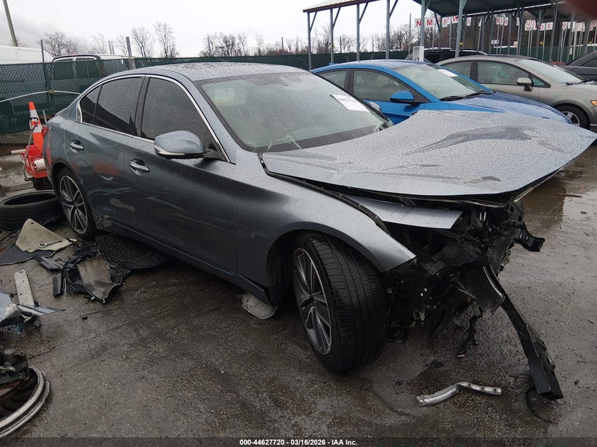 2015 Infiniti Q50 Premium