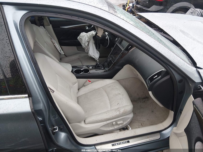 2015 Infiniti Q50 Premium