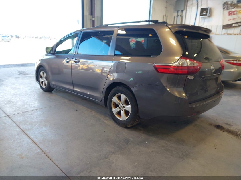 2015 Toyota Sienna Le 8 Passenger