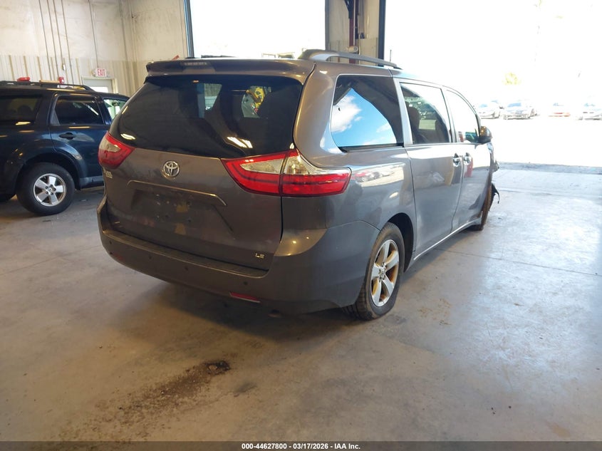 2015 Toyota Sienna Le 8 Passenger