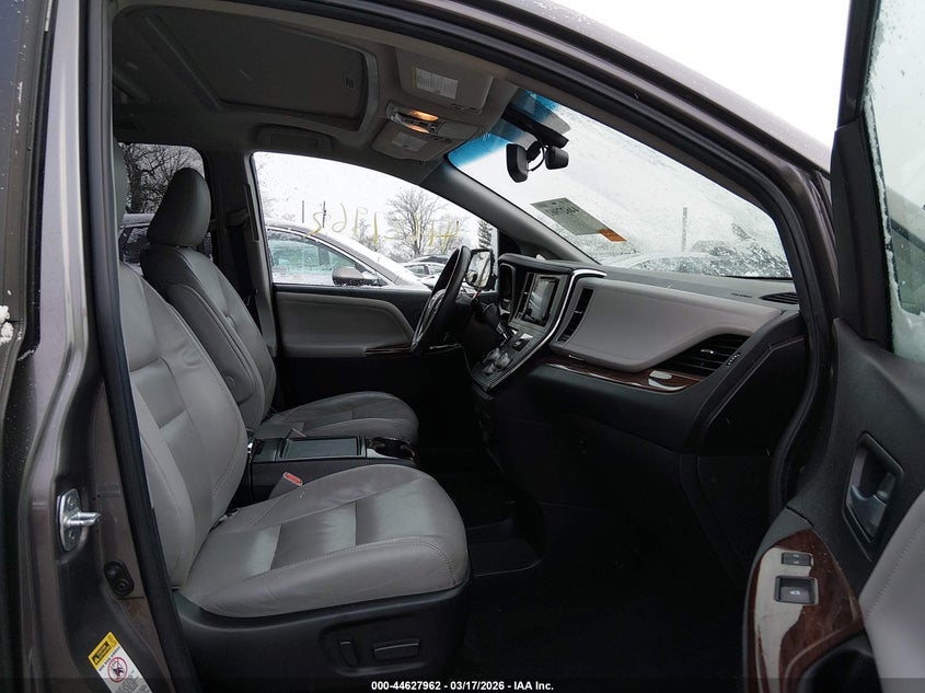 2017 Toyota Sienna Limited Premium 7 Passenger