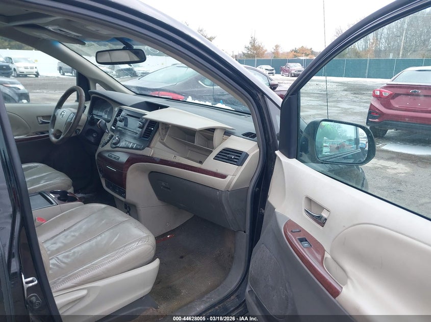 2011 Toyota Sienna Xle V6