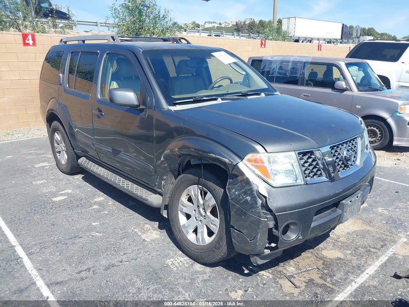 2005 Nissan Pathfinder Le