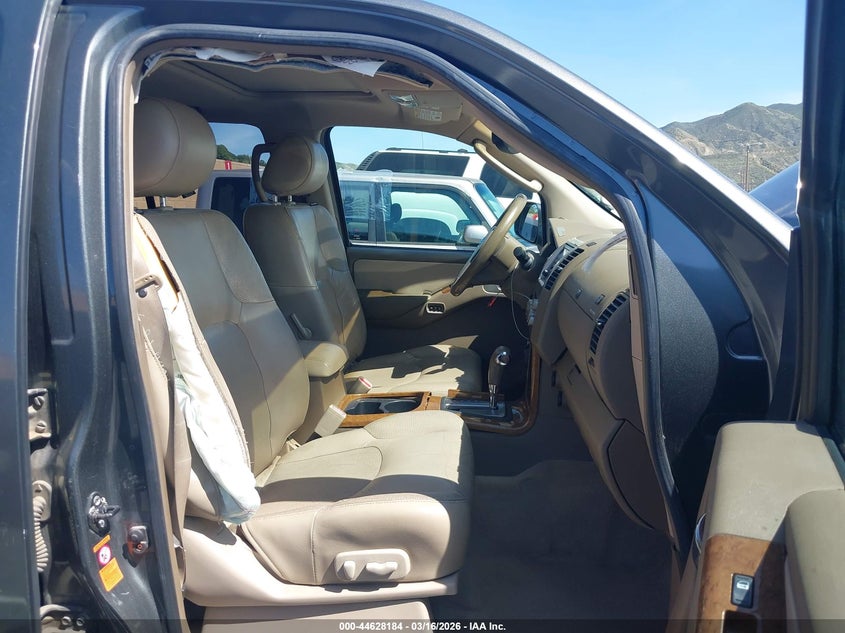 2005 Nissan Pathfinder Le