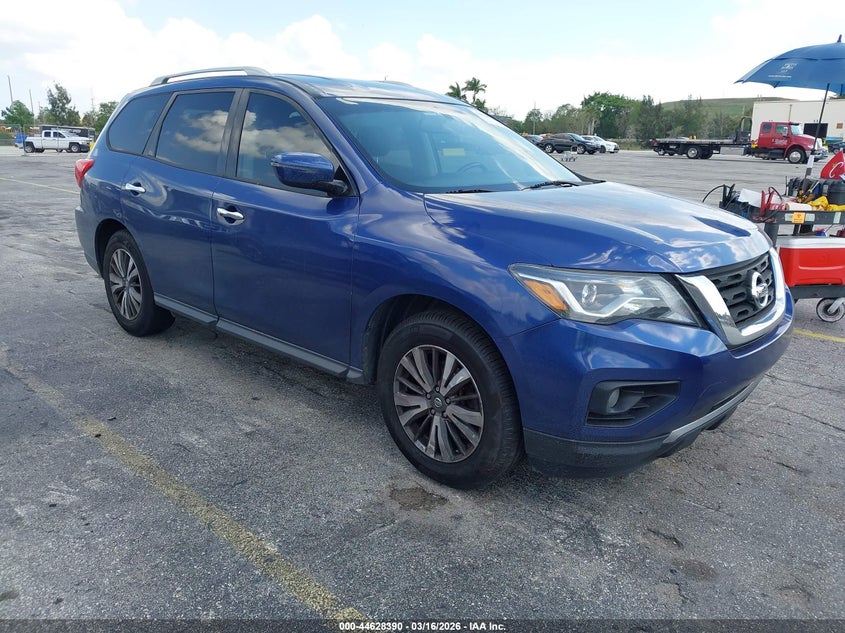 2017 Nissan Pathfinder Sv