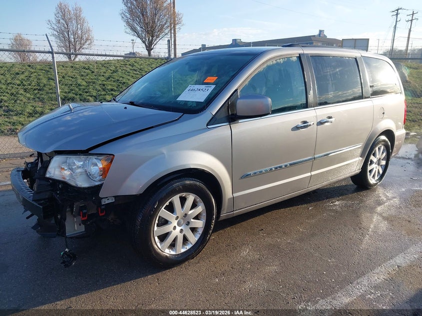 2016 Chrysler Town & Country Touring