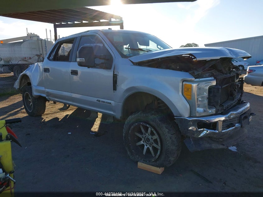 1FT7W2BT2HEC25048 2017 Ford F-250 Xlt auction photo 1