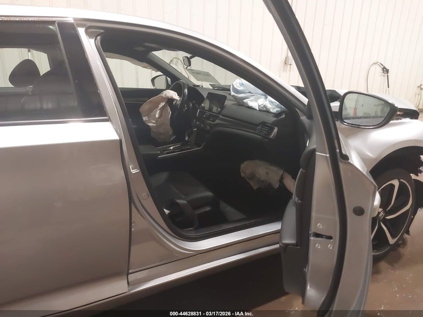 2020 HONDA ACCORD auction photo 5