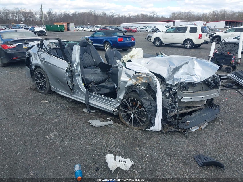 2020 Toyota Camry Se