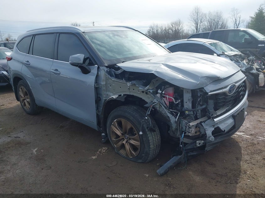 2022 Toyota Highlander Hybrid Xle Bronze Edition