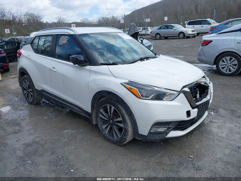 2020 Nissan Kicks Sr Xtronic Cvt