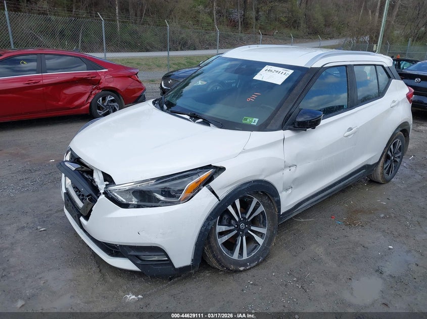 2020 Nissan Kicks Sr Xtronic Cvt