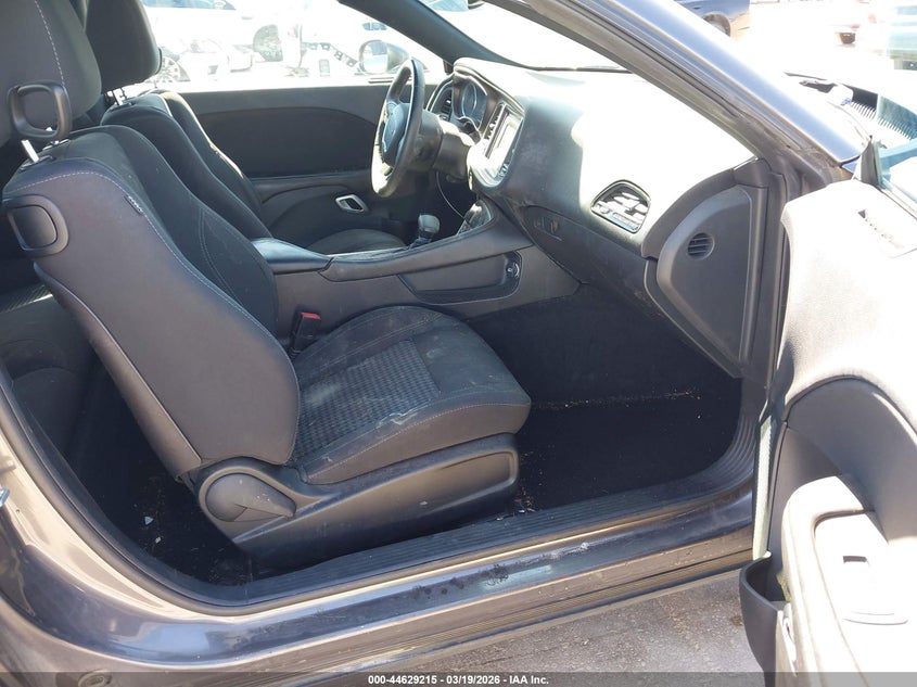 2016 Dodge Challenger Sxt