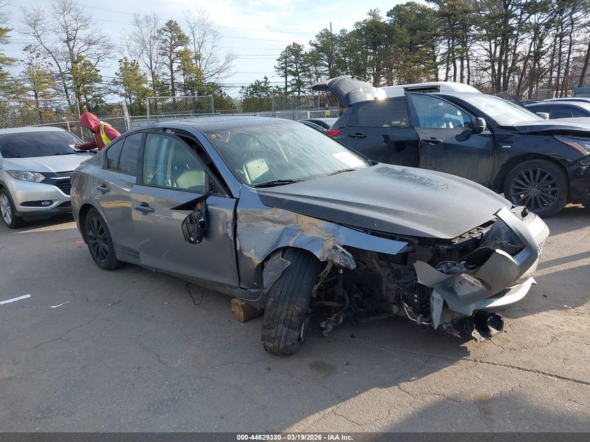 2015 Infiniti Q50 Premium