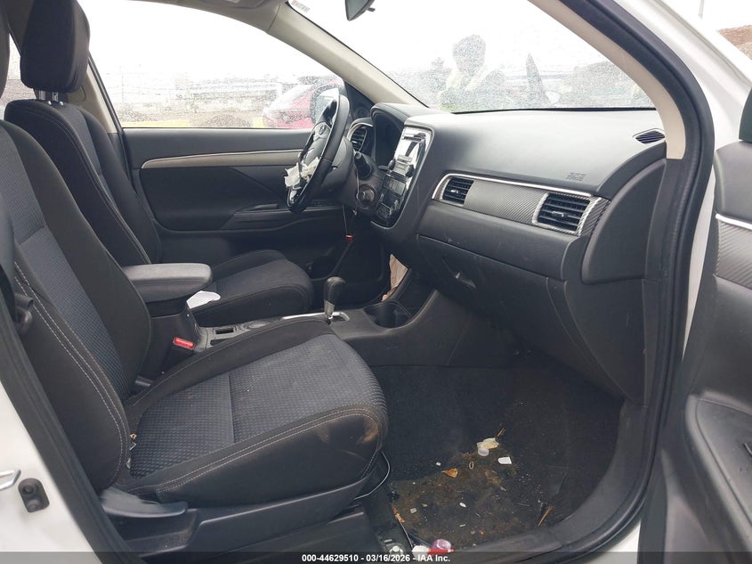 2016 Mitsubishi Outlander Es